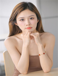 《好男人车内强行QIN犯女子》