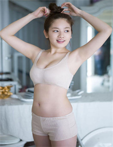 《美女被c视频在线观看》