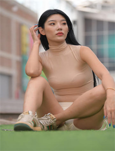 《女人与禽猛交狂配》