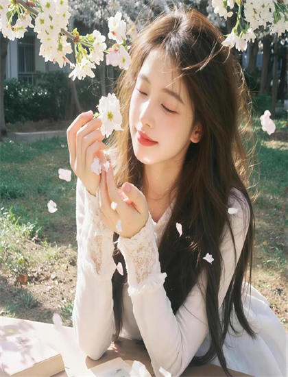 免费观看：查泰莱夫人的情人2022艺术价值：专业角度评价与艺术成就热门分析